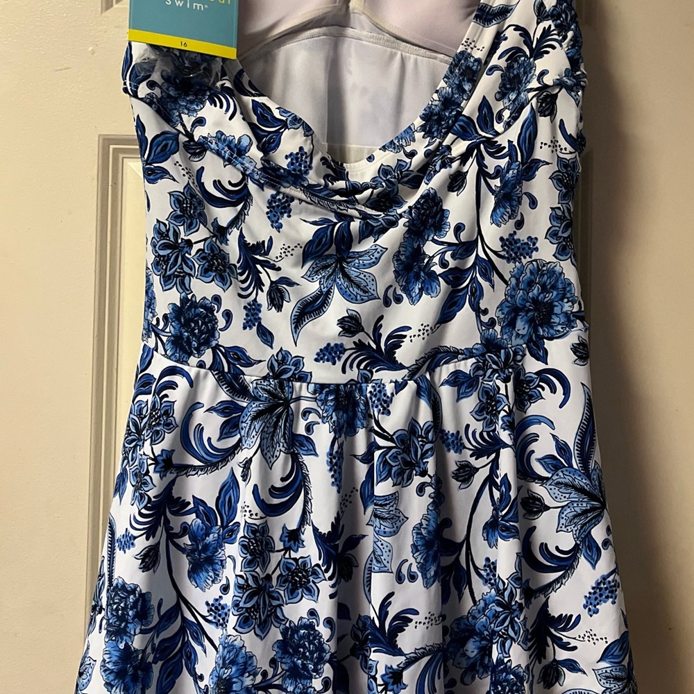 **New**With Tags ~ Bal Harbour ~ Women’s ~ Swimsuit ~ Size 16 ~ XL ~ With Straps - Picture 8 of 16